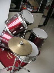 架子鼓津?qū)毰?從練習(xí)到樂(lè)隊(duì)演出的全方位樂(lè)器選擇